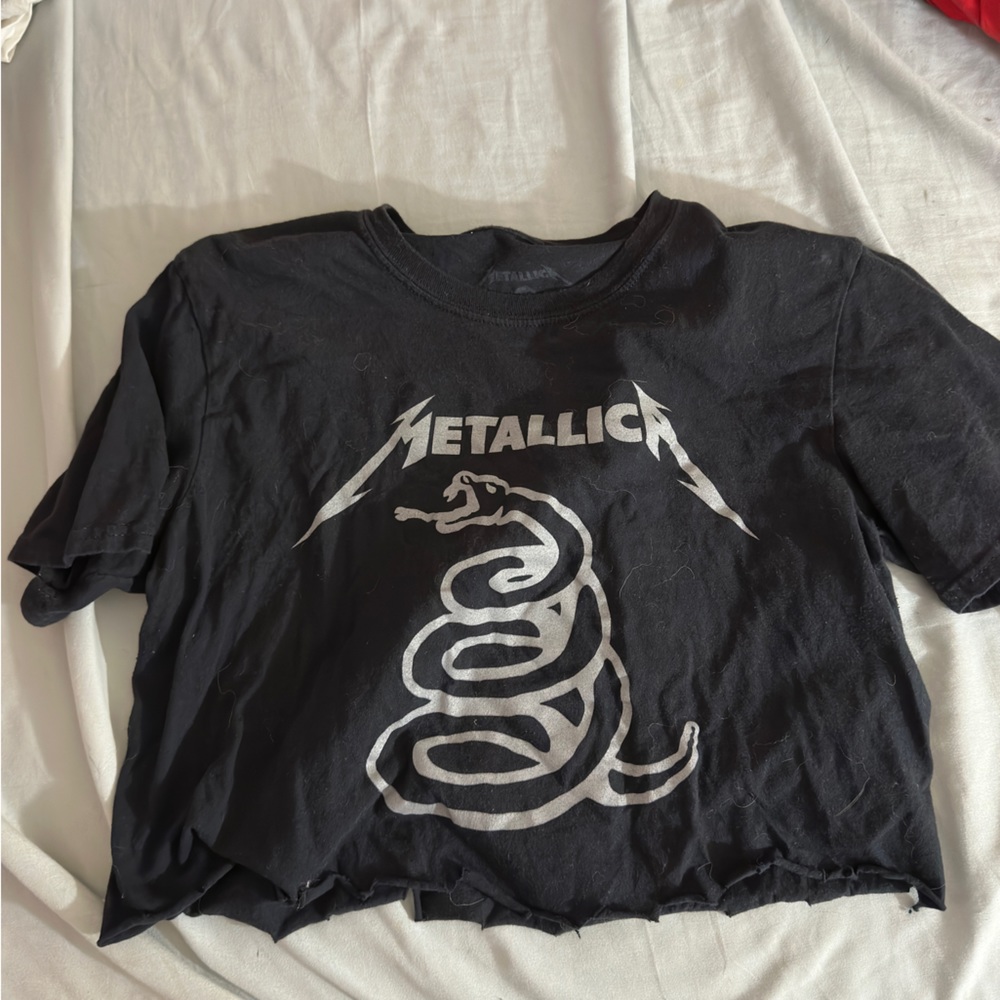 cropped metallica tee